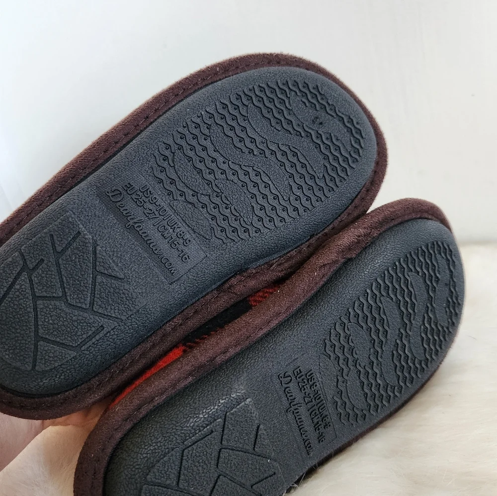 Dearfoam Kids Red & Black Plaid Slippers, Size 9-10